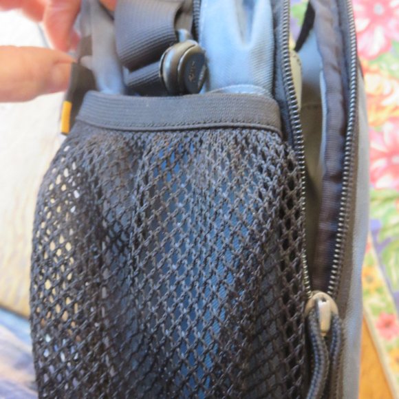 EMS blue/black crossbody medium travel bag, nwot - Picture 10 of 10